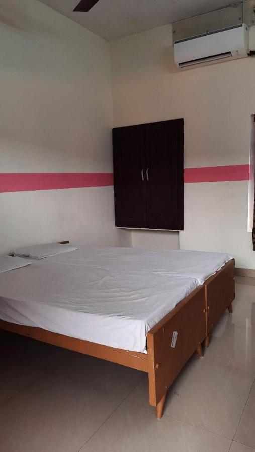 קולאם Zaina Tourist Home מראה חיצוני תמונה