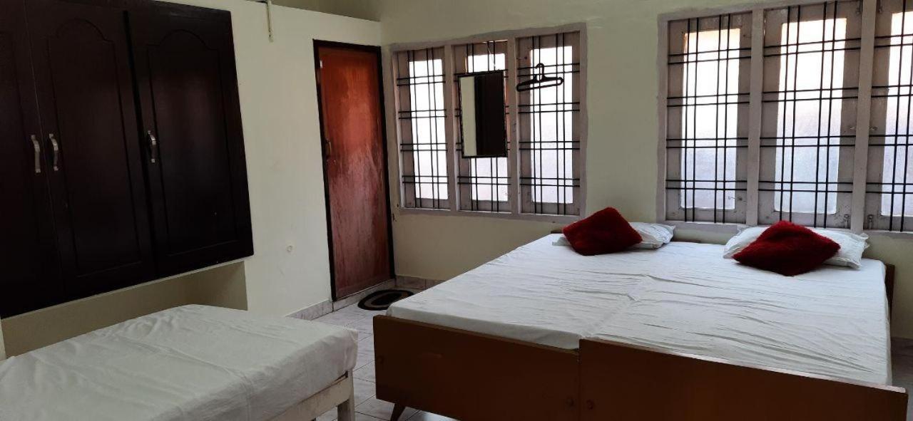 קולאם Zaina Tourist Home מראה חיצוני תמונה