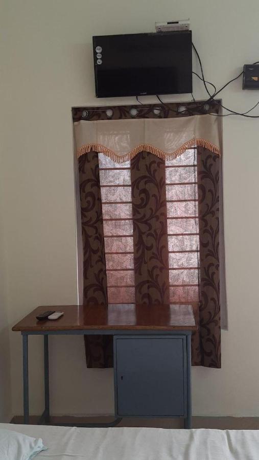 קולאם Zaina Tourist Home מראה חיצוני תמונה